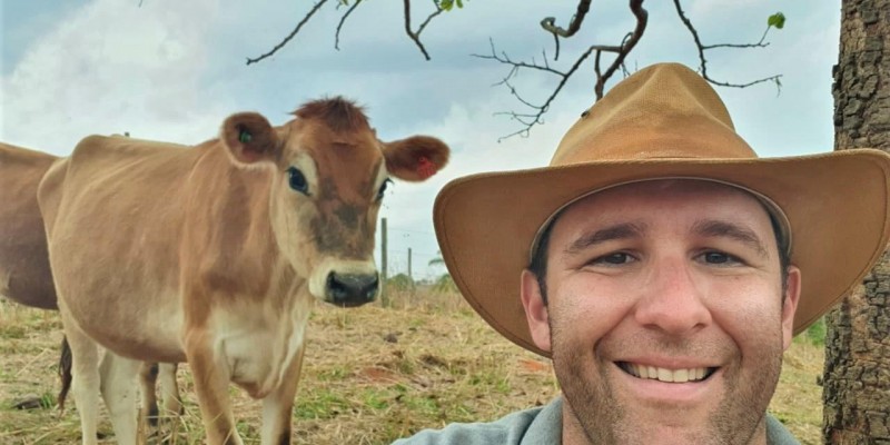 Melhor qualidade de vida faz agrônomo trocar cidade pelo campo para produzir leite orgânico