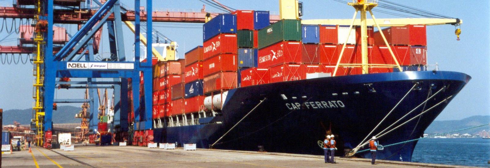 Caminhoneiros bloqueiam parcialmente acesso ao Porto de Santos; BR-163 também tem protesto