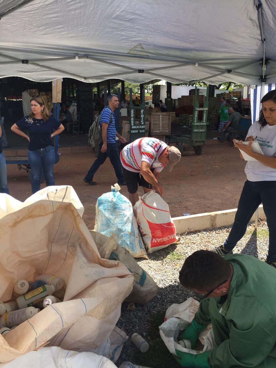 Coleta itinerante do IMA e Inpev recolhe mais de 102 toneladas de embalagens vazias de agrotóxicos em todo o estado 