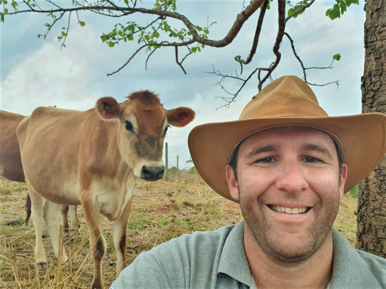 Melhor qualidade de vida faz agrônomo trocar cidade pelo campo para produzir leite orgânico